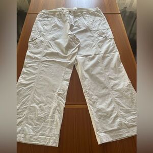Jaclyn Smith Women’s Size 22 Convertible White Cargo Pants Capris
